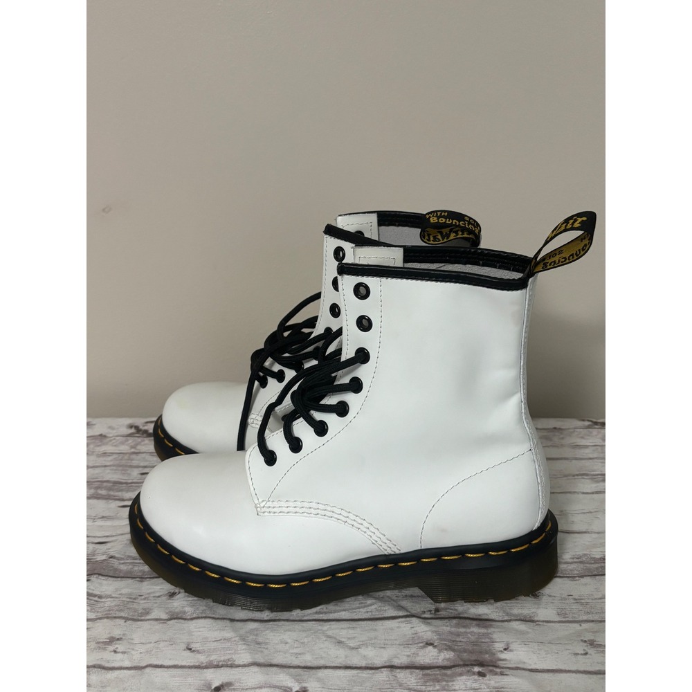 Dr. Martens 1460 W White Smooth Leather 8-Eye Combat Boots Womens Size 8